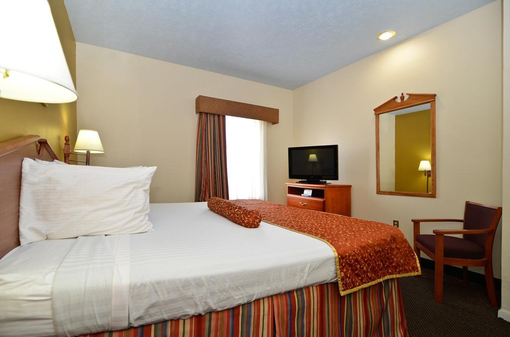 America'S Best Value Inn & Suites-Клинтон Экстерьер фото