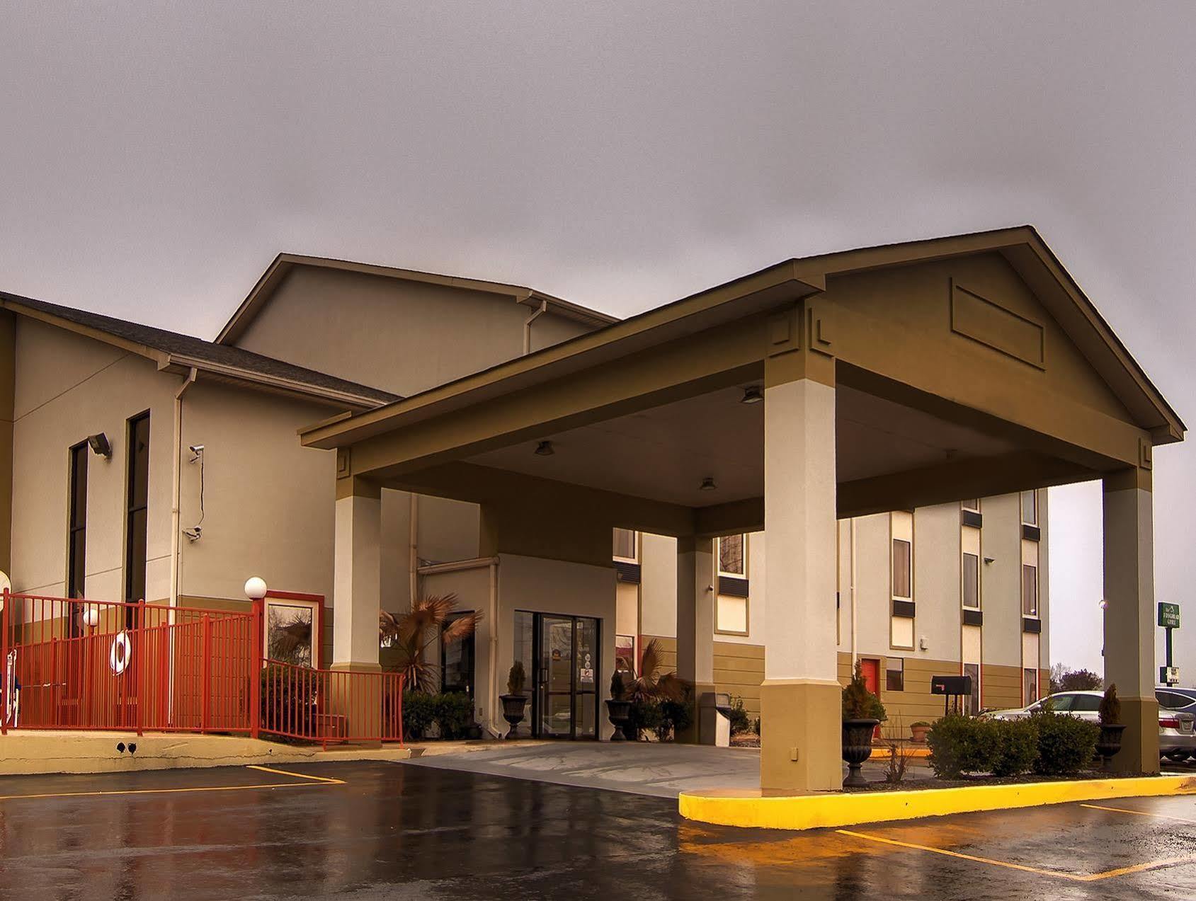 America'S Best Value Inn & Suites-Клинтон Экстерьер фото
